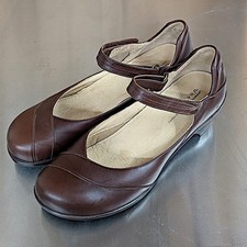 Aravon women 12b for sale  Weaverville
