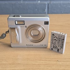 Fotocamera digitale fujifilm usato  Spedire a Italy