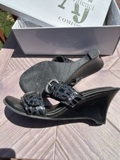 Designer women shoes for sale  Gresham