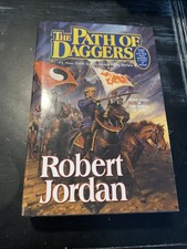 Path of Daggers BK 8 of 'the Wheel of Time' by Robert Jordan 19998 HCDJ 1st/1st comprar usado Path of Daggers BK 8 of 'the Wheel of Time' by Robert Jordan 19998 HCDJ 1st/1st comprar usado  Enviando para Brazil