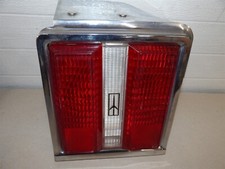 LH DRIVER LANTERNA TRASEIRA LATERAL MONTAGEM LÂMPADA OLDSMOBILE OMEGA 1982-1984 moldura cromada, usado comprar usado  Enviando para Brazil