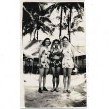 Foto da Era da Segunda Guerra Mundial lindas mulheres em tendas de biquíni palmeiras década de 1940 ilha do exército comprar usado  Enviando para Brazil