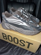 Yeezy 700 mauve for sale  CROYDON