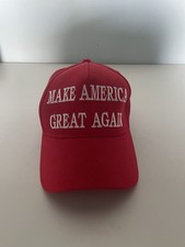 Maga hat red usato  Cirie