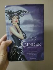 Marissa meyer cinder. usato  Sant Ilario d'Enza