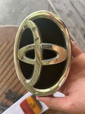 Toyota emblem badge for sale  LONDON