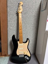 Fender stratocaster electric d'occasion  Expédié en Belgium