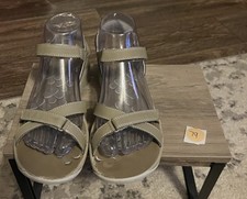 Clarks collection beige for sale  Greenville