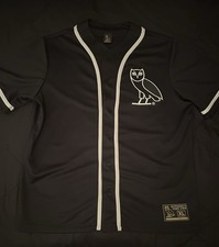 Usado, Camisa de beisebol Drake October's Very Own Team OVO tamanho XL rara - preta comprar usado Usado, Camisa de beisebol Drake October's Very Own Team OVO tamanho XL rara - preta comprar usado  Enviando para Brazil