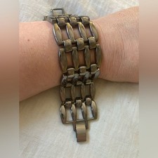 Pulseira larga com elo de painel de metal arma dobrável sobre fecho comprar usado Pulseira larga com elo de painel de metal arma dobrável sobre fecho comprar usado  Enviando para Brazil