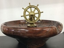 Tigela de madeira vintage virada à mão com parafuso de roda de navios de latão quebra-nozes  comprar usado  Enviando para Brazil
