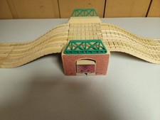 Thomas Wooden Railway Henry’s Tunnel com trilho paralelo de 3 vias e extensões PlsRead comprar usado  Enviando para Brazil