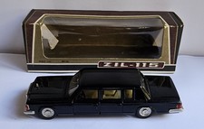 Limousine zil 115 d'occasion Limousine zil 115 d'occasion  Clichy