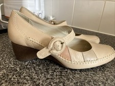 Clarks. size 5.5 for sale  THETFORD