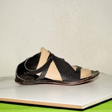 Cydwoq flats shoes for sale  Fullerton