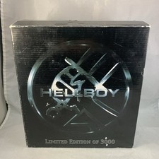 Hellboy mezco 2004 d'occasion  Expédié en Belgium