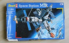 Maquette 144 revell d'occasion  Ancenis