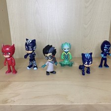 Lot masks figures for sale  Easley