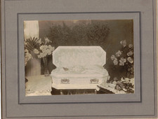 casket for sale  Albany
