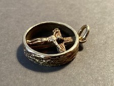 9ct gold crucifix for sale 9ct gold crucifix for sale  BURRY PORT