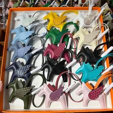 Usado, Mini berloque de cavalo de rodeio de couro macio com chaveiro de crocodilo pegase colorido comprar usado  Enviando para Brazil