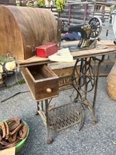 Machine coudre ancienne d'occasion  La Grave