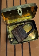 Vecchia cassettina con usato  Palermo