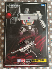 Robot transformers masterpiece usato  Molfetta