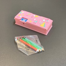 2x Estojo de lápis rosa e lápis para boneca American Girl 18" Courtney School Supplie comprar usado  Enviando para Brazil