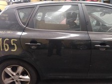 PORTA TRASEIRA DIREITA / 2369540 PARA KIA CEE ́D ACTIVE comprar usado PORTA TRASEIRA DIREITA / 2369540 PARA KIA CEE ́D ACTIVE comprar usado  Enviando para Brazil