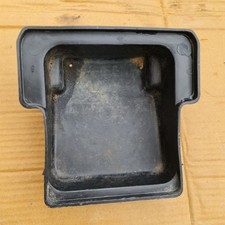 Vano portaoggetti sottosella usato  Pisciotta
