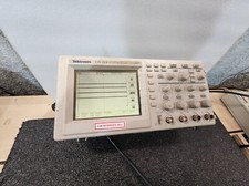 Osciloscópio digital em tempo real Tektronix TDS224 4 canais 100MHz 1GS/s comprar usado  Enviando para Brazil