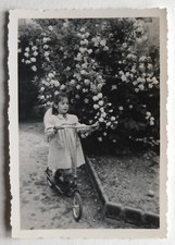Girl garden flowers d'occasion  Expédié en Belgium