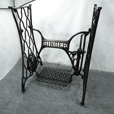 Antiga máquina de costura Singer Treadle base de ferro fundido suporte mesa chique gasto EUA comprar usado  Enviando para Brazil