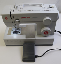 Máquina de costura Singer Classic 44S com peddle testada e funcionando em ótimo estado! comprar usado  Enviando para Brazil