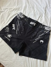 Ufc venum authentic d'occasion  Expédié en Belgium