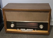 Rádio RCA raro dos anos 1950 The Madrid II modelo DM-564 comprar usado Rádio RCA raro dos anos 1950 The Madrid II modelo DM-564 comprar usado  Enviando para Brazil