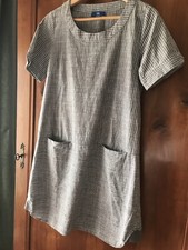 Tbs. jolie robe d'occasion  La Baule-Escoublac