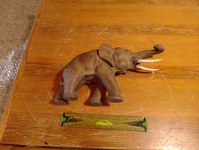 éléphant bois ancien d'occasion éléphant bois ancien d'occasion  Champfromier