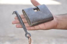 Vintage Ferro Fatto a Mano Solido Sottile Qualità Strappo Sistema Lucchetto, Bel comprar usado  Enviando para Brazil