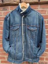 Giacca pile levis usato Giacca pile levis usato  Spedire a Italy