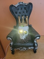 Poltrona assustadora caveira coroada gótica olhos iluminados assombrados decoração de Halloween funciona comprar usado  Enviando para Brazil
