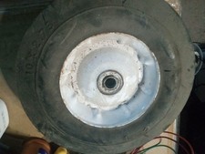 Pneu de roda USADO,,,10 X 2,75 comprar usado Pneu de roda USADO,,,10 X 2,75 comprar usado  Enviando para Brazil