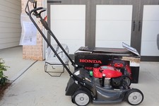 Cortador de grama Honda HRX217HYA com autopropulsor hidrostático e sistema de parada de lâmina comprar usado  Enviando para Brazil