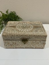 Caixa de joias fechamento latão lantejoulas sol design boho pintado madeira loira MDF Índia comprar usado  Enviando para Brazil