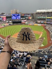Chapéu de cowboy NY Yankees SGA 30/07/2025 Nova York apresentado pela Budweiser *NA MÃO* comprar usado  Enviando para Brazil