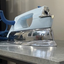 Usado, Ferro seco a vapor Proctor Silex testado funciona vintage anos 60 retrô azul bebê 1200w clássico comprar usado  Enviando para Brazil