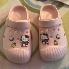 Crocs femme sanrio d'occasion  Malakoff