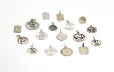 Signe zodiaque argent d'occasion Signe zodiaque argent d'occasion  Expédié en France