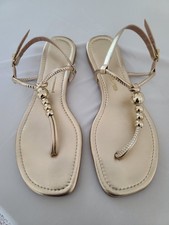 Sandália plana Santa Lolla dourada alça fina esferas metálicas EUA 9/Euro 40 comprar usado Sandália plana Santa Lolla dourada alça fina esferas metálicas EUA 9/Euro 40 comprar usado  Enviando para Brazil